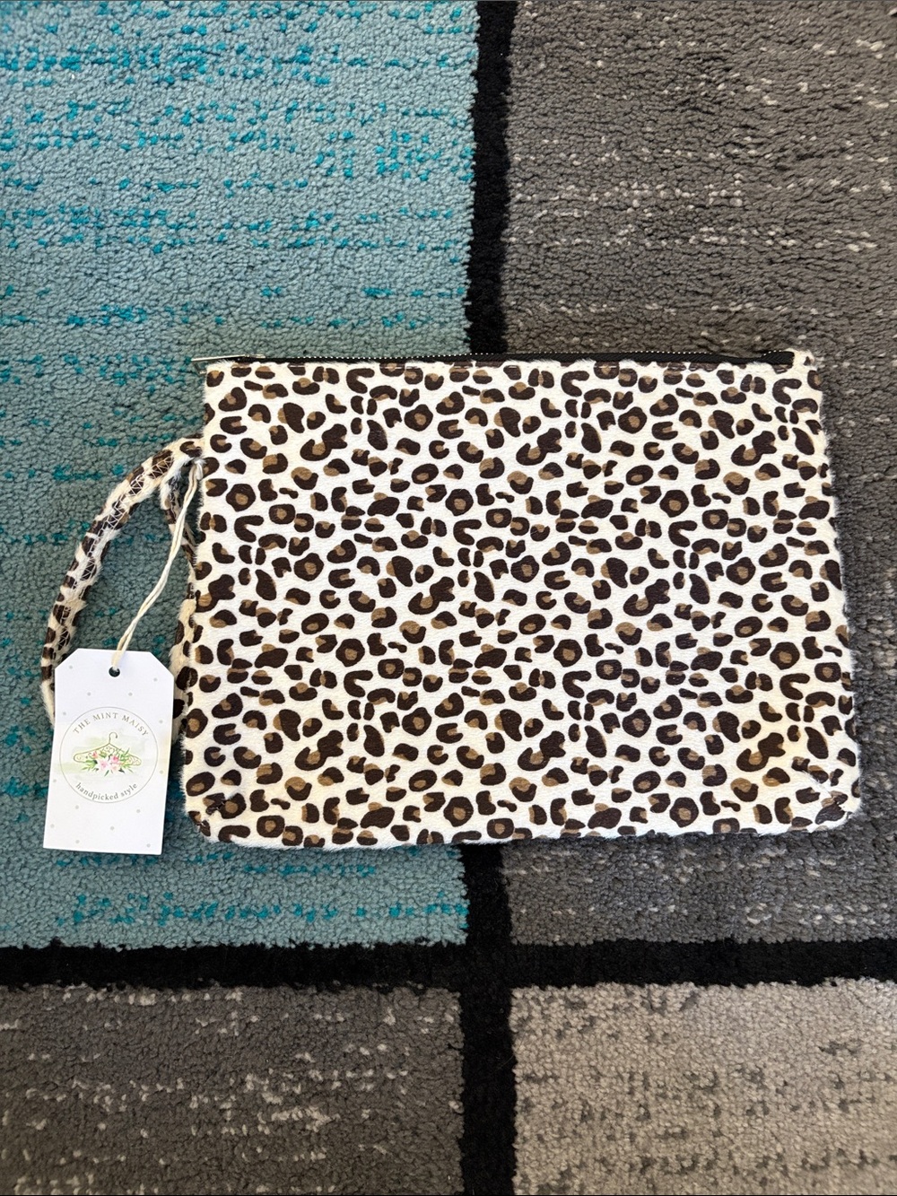 Large Cream-White/Tan/Brown Textured Cheetah Print Wristlet Pouch